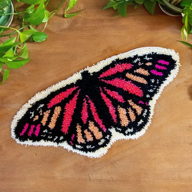 Craft Club Butterfly covor latch hook