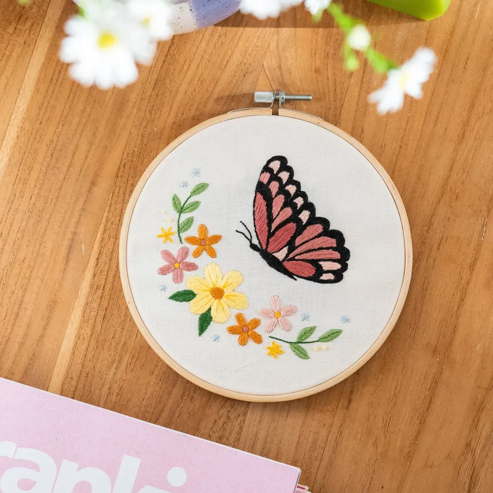 Craft Club Blushing Butterfly kit broderie fluture