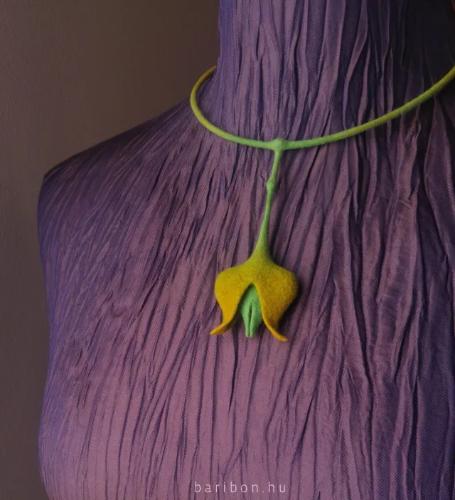 Baribon Lily colier crin verde scurt handmade