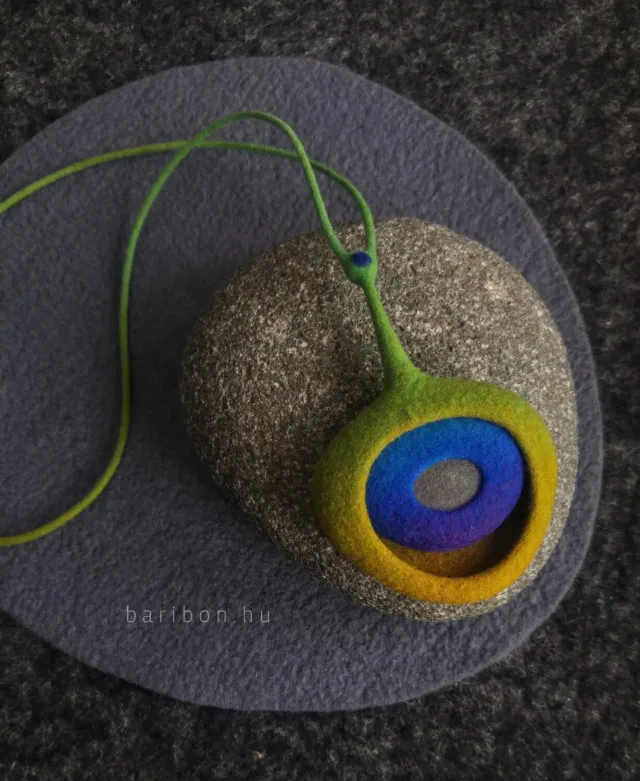 Baribon Peacock colier păun din pâslă