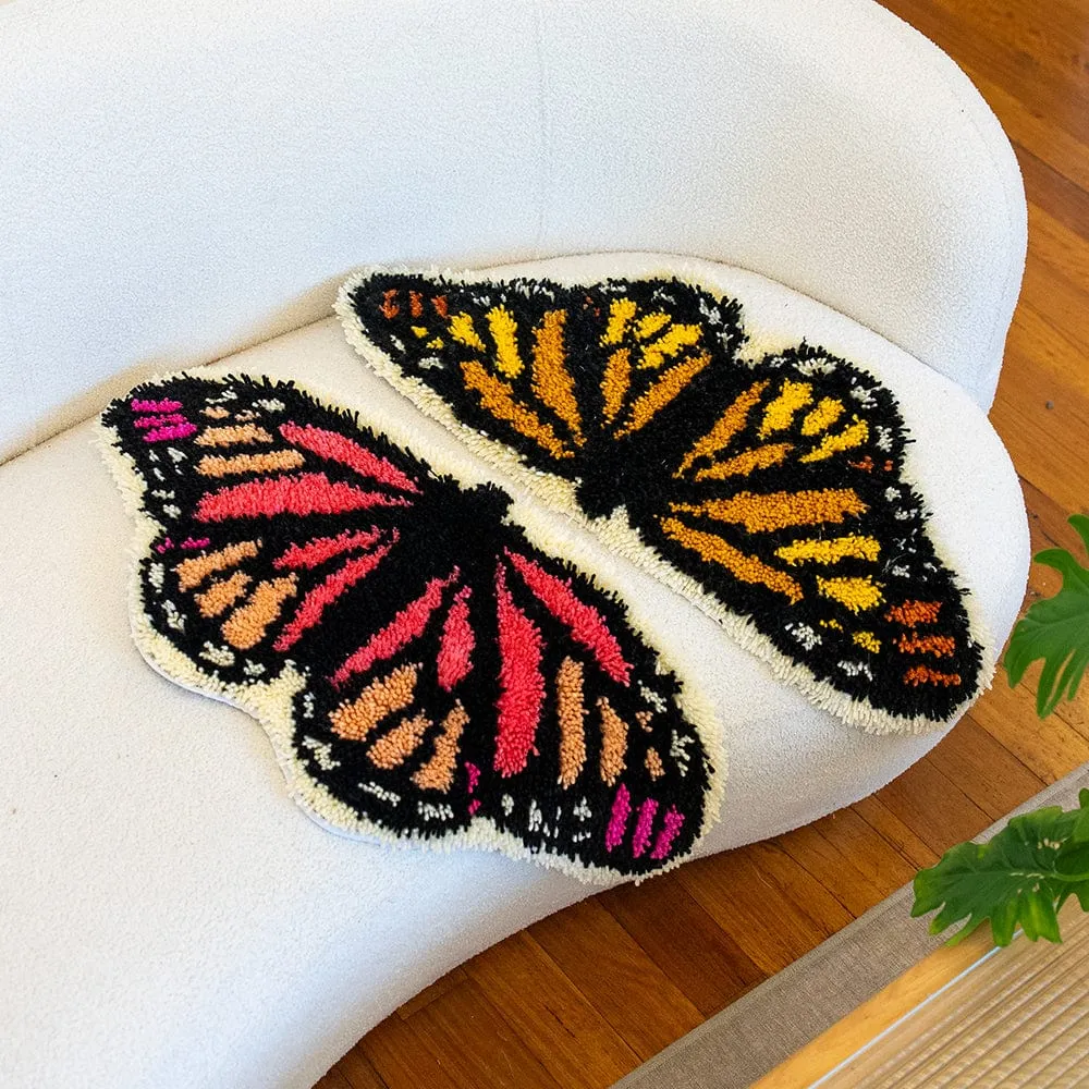 Craft Club Butterfly covor latch hook