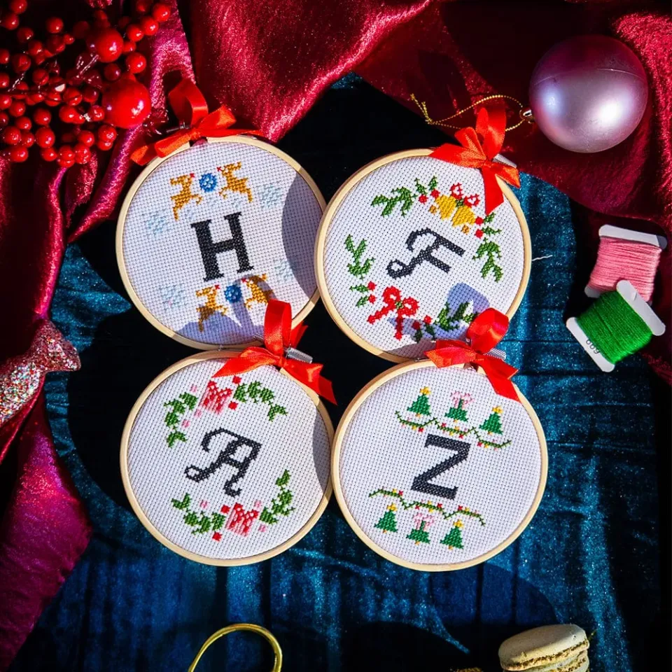 Craft Club Family Initials kit cruce ornamente Crăciun 4 buc