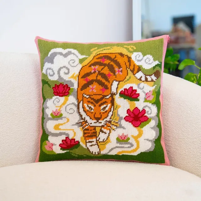 Craft Club GENTLE TIGER kit goblen pentru pernă cu design imprimat