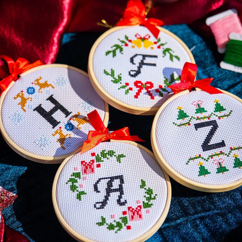 Craft Club Family Initials kit cruce ornamente Crăciun 4 buc